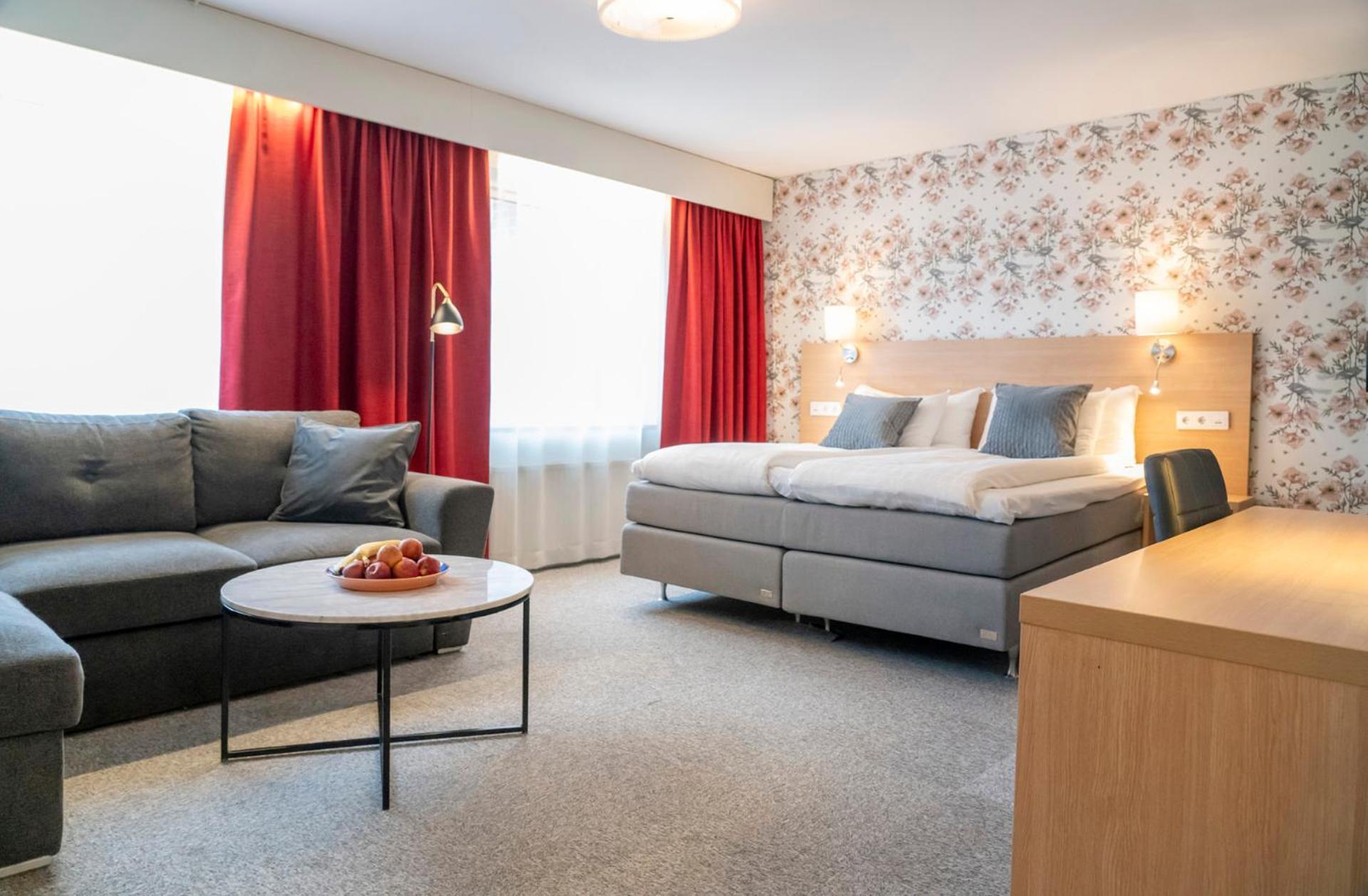First Hotel Dragonen 우메오 외부 사진